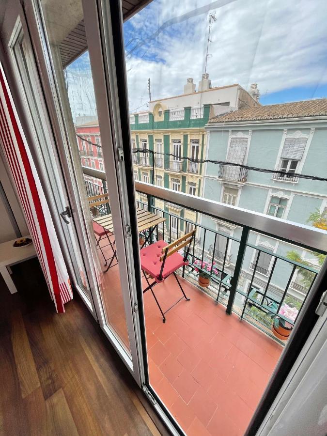 Apartamentos Sevilla Valencia Luaran gambar