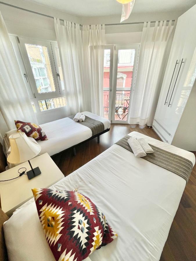 Apartamentos Sevilla Valencia Luaran gambar